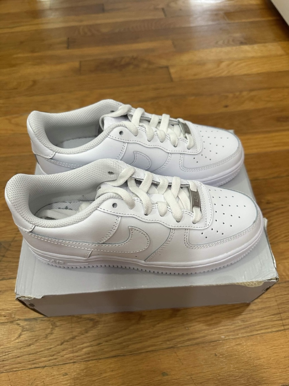 *New* Air Force 1 Low Big Kid White (FV5951-111) Size 4.5Y